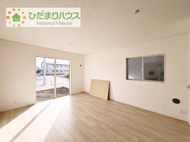 【居間・リビング】 | 結城市結城第43　新築戸建　2号棟 | お子様が元気に遊べる広々としたリビングです！