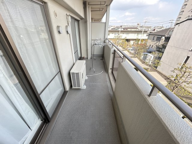 【バルコニー】 | 阪急西宮マンション | 広々としたバルコニーです
