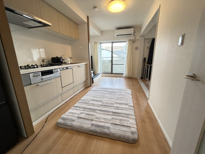 【居間・リビング】 | 阪急西宮マンション | こちらのリビングで趣味の時間をお楽しみください