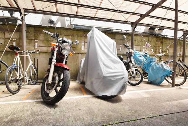 【駐車場】 | 渋谷マンション | バイク置き場。空き区画の有無や駐輪料金、サイズおよび排気量規定などについては、改めてお問い合わせください。～即日のご見学可能～　お問合せはお気軽にどうぞ。
