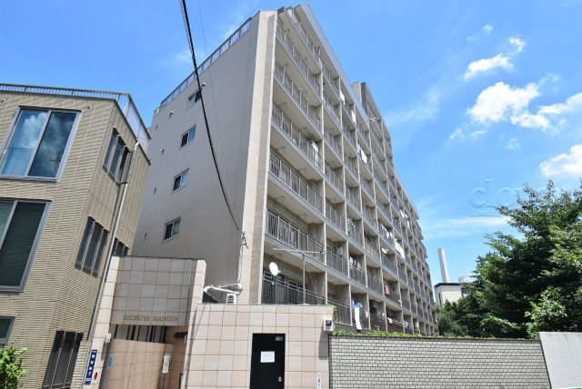 【外観】 | 渋谷マンション | 手入れの行き届いた外壁やエントランスなど、「見ればわかる」レベルで清潔感を保ったマンションです。築年数を感じさせない姿で皆様をお出迎えします。～即日のご見学可能～　お問合せはお気軽にどうぞ。