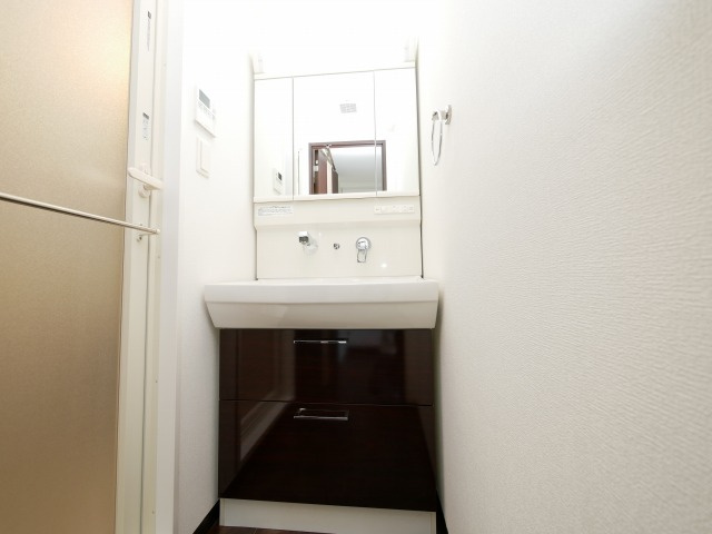 大阪市中央区淡路町４丁目の賃貸マンションの独立洗面台