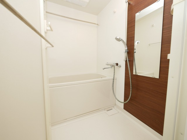 大阪市中央区淡路町４丁目の賃貸マンションの浴室