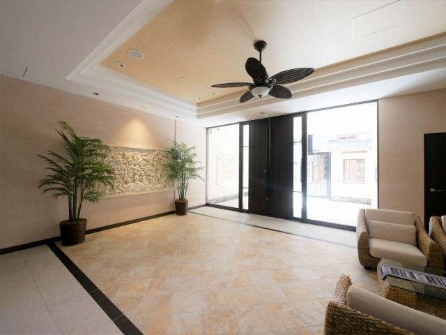 大阪市中央区淡路町４丁目の賃貸マンションのロビー