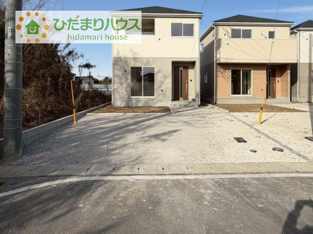 【駐車場】 | 結城市結城第43　新築戸建　1号棟 | ゆったりとしたカースペースで、ファミリーカーや軽自動車もラクラク駐車出来ますね♪