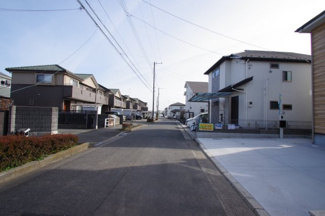 【前面道路含む現地写真】