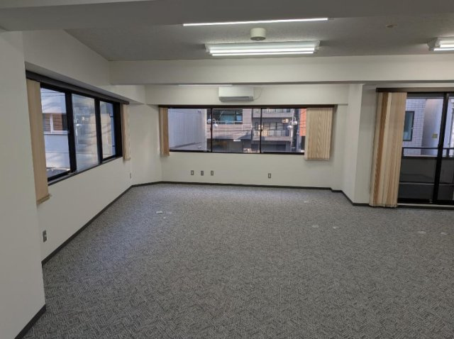 つゆきビルの内装