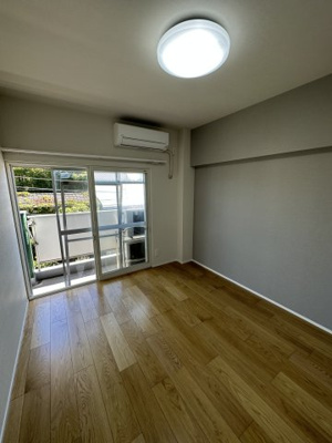 【寝室】 | メゾン岸谷