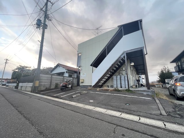 想定年間賃料262.8万　想定利回り16.42％　木造の周辺