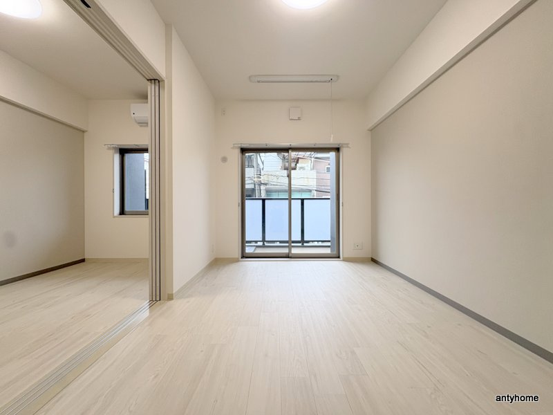 アストラルグラミ阿倍野　仲介手数料無料の居間・リビング