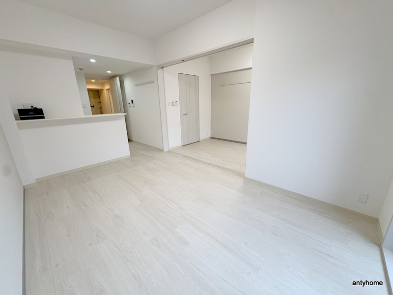 アストラルグラミ阿倍野　仲介手数料無料の居間・リビング