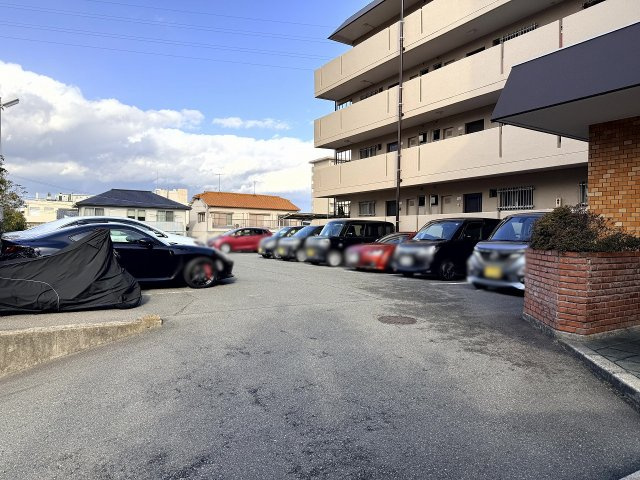 ロイヤルコーポ吉田の駐車場