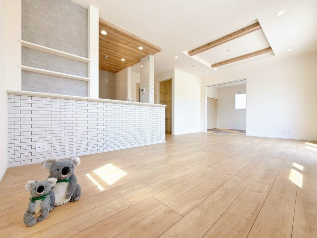 【居間・リビング】 | 前橋市総社町植野　新築住宅 | 白を基調とした明るく開放的なリビング。
