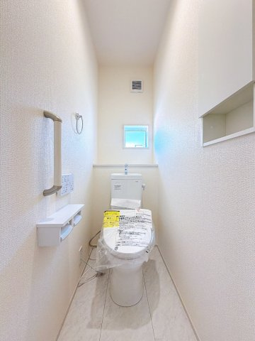【トイレ】 | 前橋市総社町植野　新築住宅 | 清潔感にあふれた空間と機能的な洗浄装置。毎日何度も使う場所だから快適に。便利に。