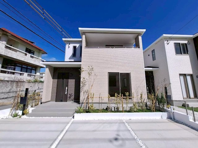 ハートフルタウン沖縄市知花　A号棟の外観
