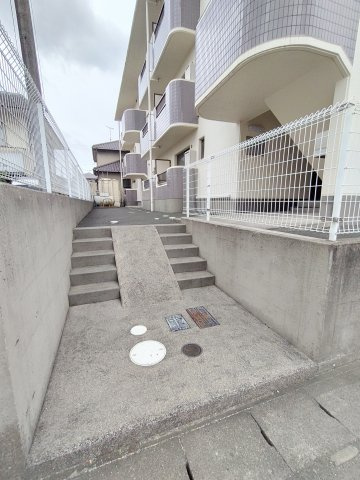 ジョイハーベストの駐車場