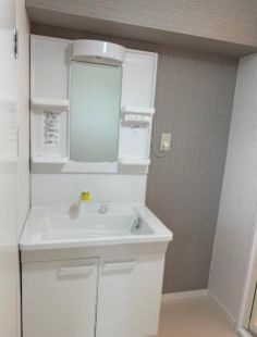 【洗面所】 | マンション東陽 | 脱衣スペースもあります