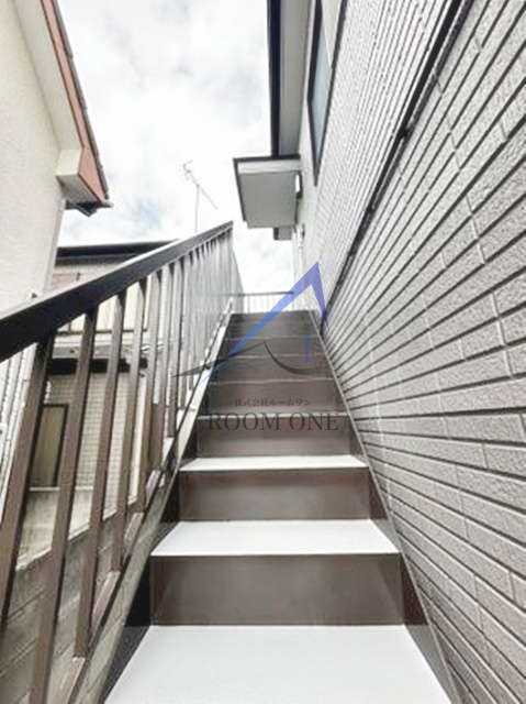 サニーフラットEのその他共用部分|共用階段です。