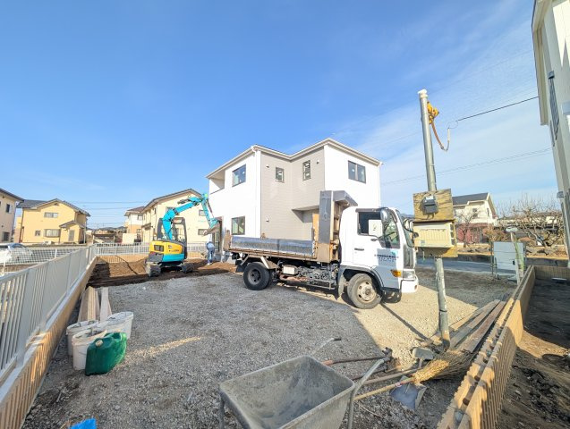 【間取り】 | リーブルガーデン.S高崎市箕郷町生原第7ー① | 全居室洋室仕様＋南向き！
1、2階にはホール収納付き！
主寝室にはウォークインクローゼット完備！