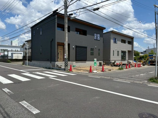 新築戸建　瑞穂市穂積　全2区画分譲の前面道路含む現地写真|「現地（2026年5月11日）撮影」　　
■前面道路　
■ヤマダ不動産　株式会社リライフ