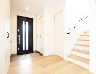 【玄関】 | 新潟市東区船江町1丁目  A棟