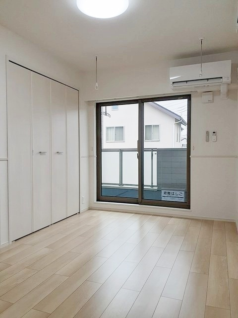 横浜市栄区飯島町のアパートの寝室