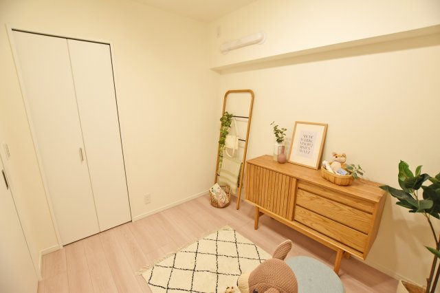 ニュー大阪ハイツの洋室|洋室約4.4帖