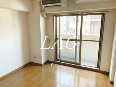 【居間・リビング】 | サンテミリオンお茶の水 | 洋室のお部屋です。