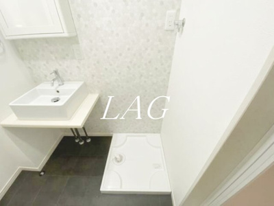 【設備】 | ルノンフォレスト羽田 | 室内洗濯機置場です。