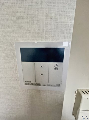 【設備】 | 西牧ビル | エアコン　※同物件、別のお部屋の写真です。