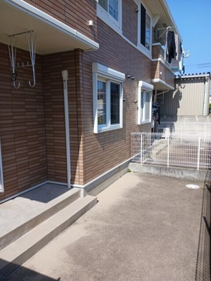 【庭】 | プルミエール | お庭で自由な時間を過ごせます