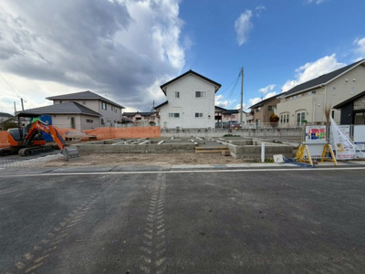 【前面道路含む現地写真】 | 前橋市総社町植野　平屋　新築住宅