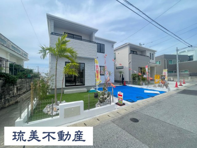 【外観】 | 沖縄市東（全3棟）A・B号棟 | B号棟　並列駐車2台完備♪