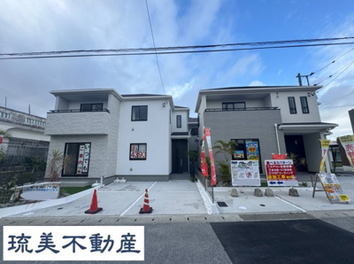 【外観】 | 沖縄市東（全3棟）A・B号棟 | B号棟　並列駐車2台完備♪