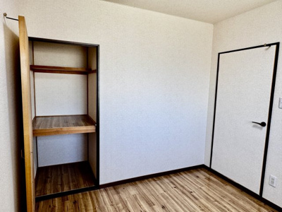 【洋室】 | ヴィクトリー８８ | 5帖
