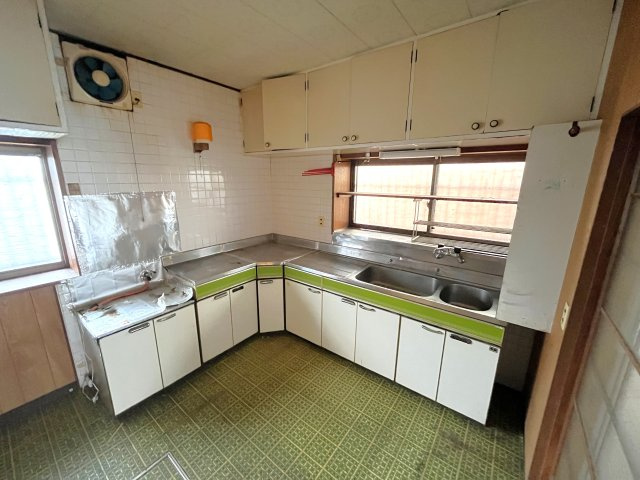 櫟野戸建てのキッチン