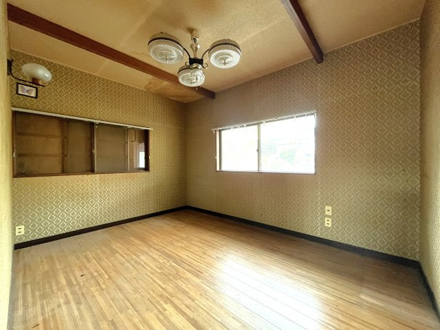 櫟野戸建ての居間・リビング