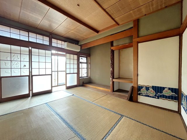 櫟野戸建ての和室