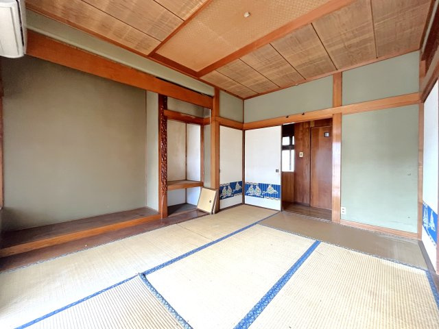 櫟野戸建ての和室