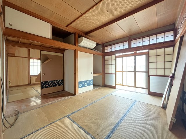 櫟野戸建ての和室