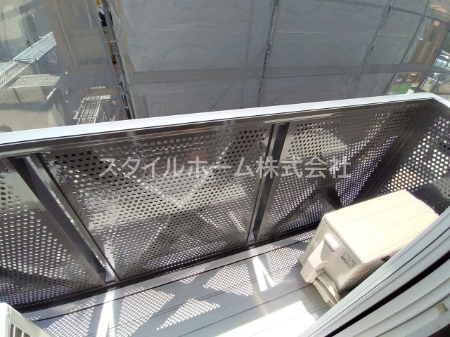 ユトリロ一色町　Bのバルコニー|同建物内別部屋の写真です。