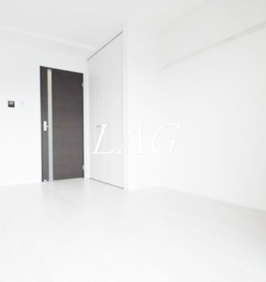 【居間・リビング】 | リガーレ府中本町 | 洋室のお部屋です。