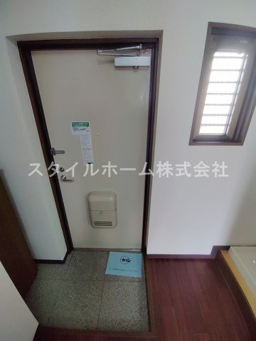 ア・ラ・モード18の玄関|別部屋写真です。