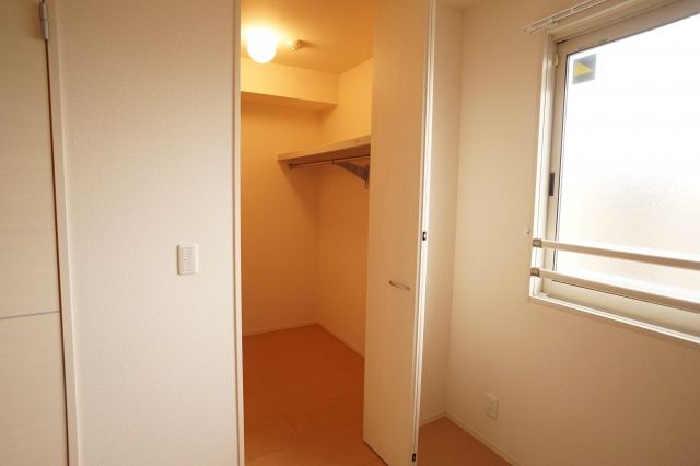 ローズガーデンＡの収納