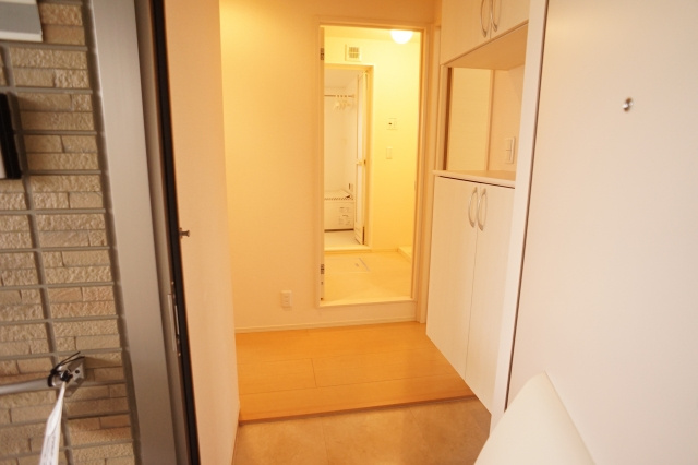 ローズガーデンＡの玄関