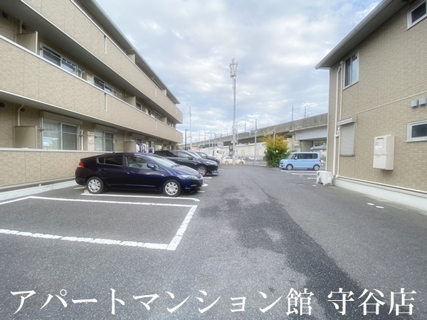 ローズガーデンＡの駐車場