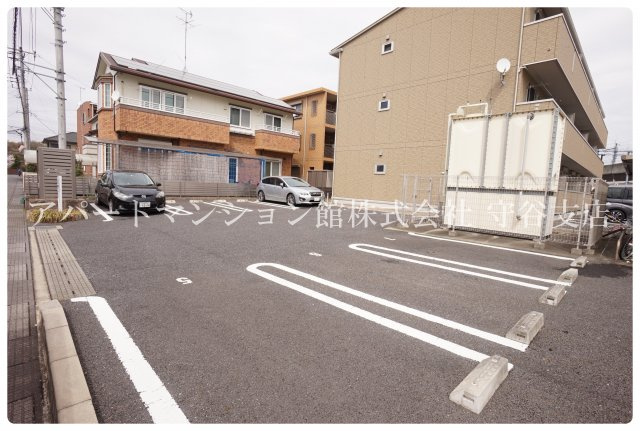 ローズガーデンＡの駐車場