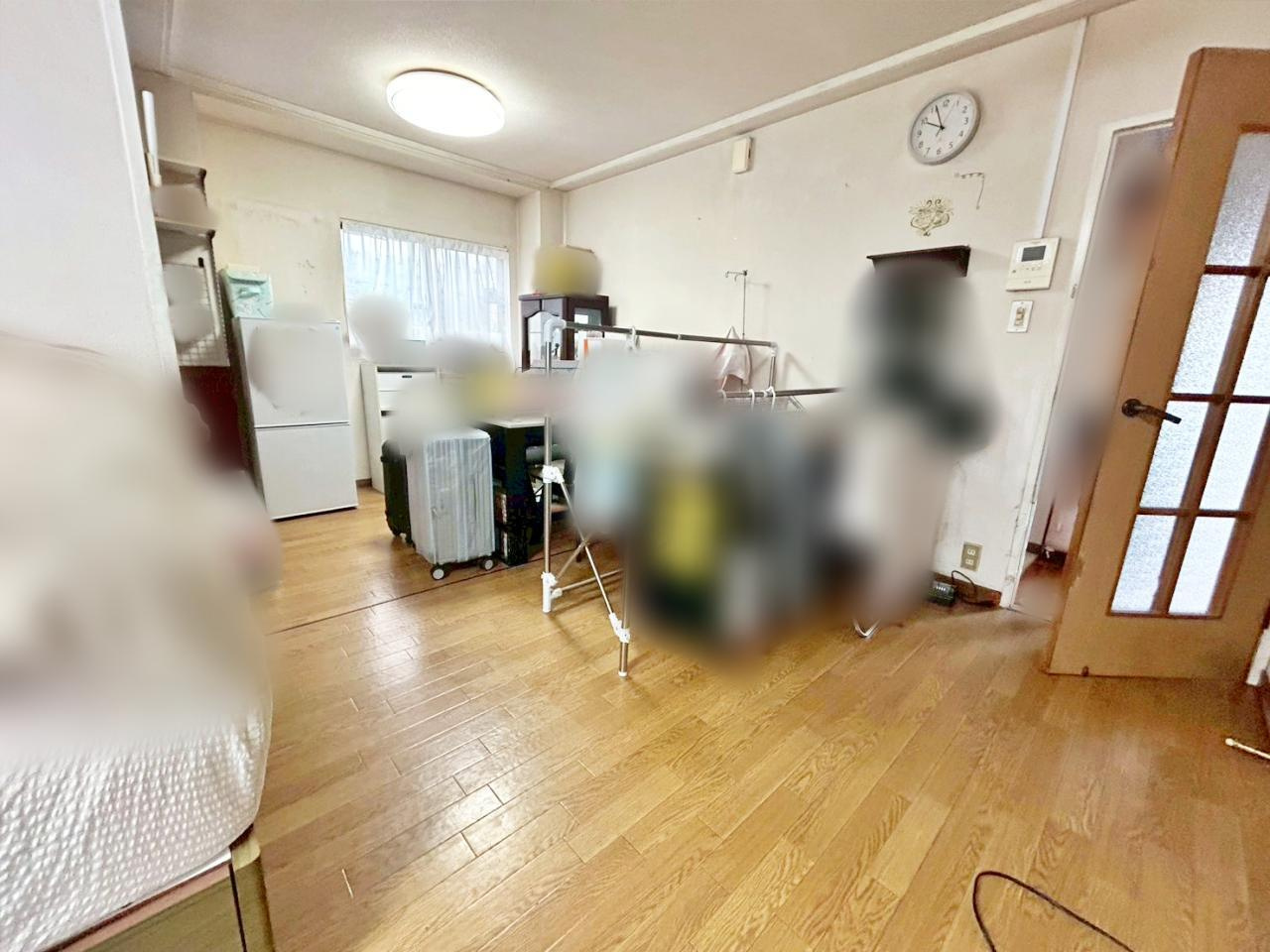 中古戸建　上矢田町岩田の居間・リビング