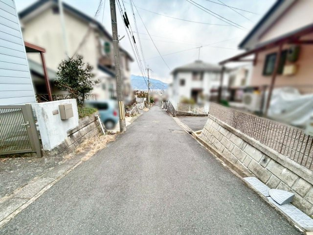 売土地　上矢田町岩田の前面道路含む現地写真