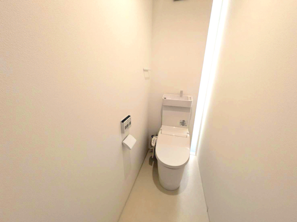 北土居の中古戸建　松山市北土居のトイレ|コンパクトで使いやすいトイレです